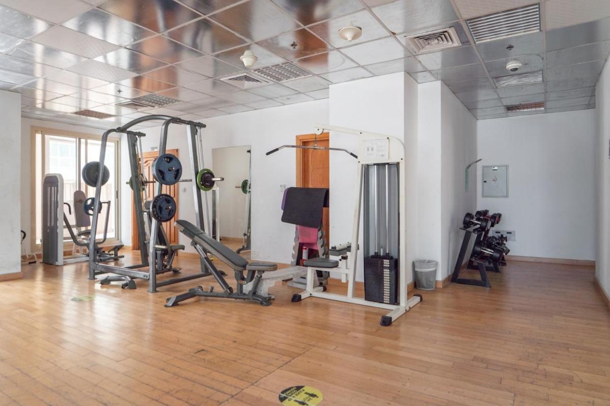 Cozy & Simple 1-bedroom Flat In Marina * Dubai