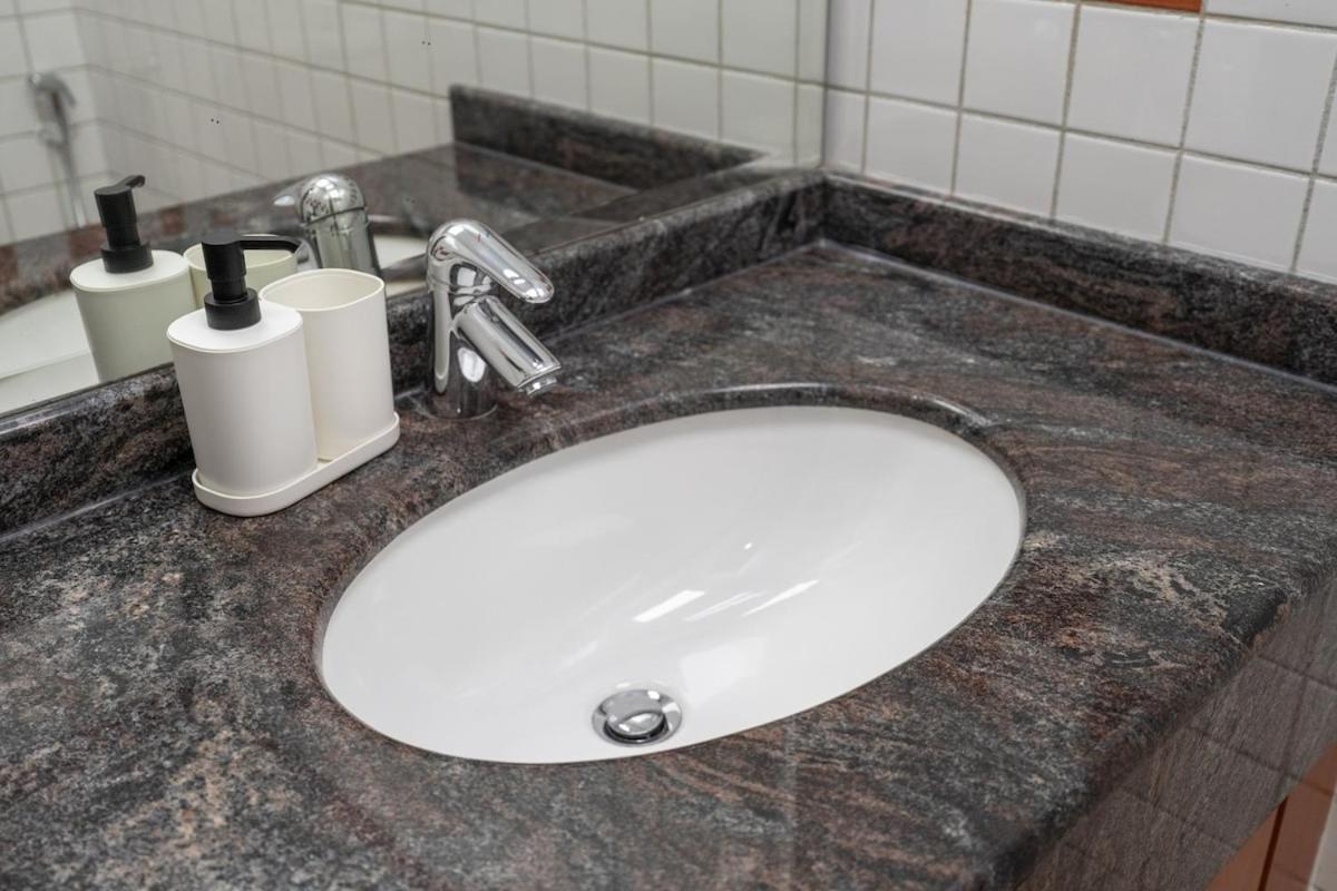 Cozy & Simple 1-bedroom Flat In Marina