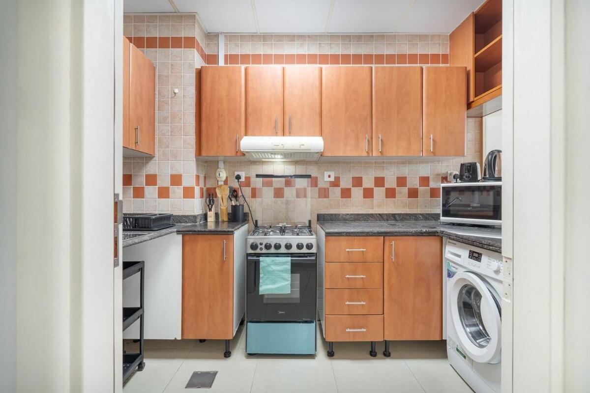 Cozy & Simple 1-bedroom Flat In Marina Lejlighed Dubai