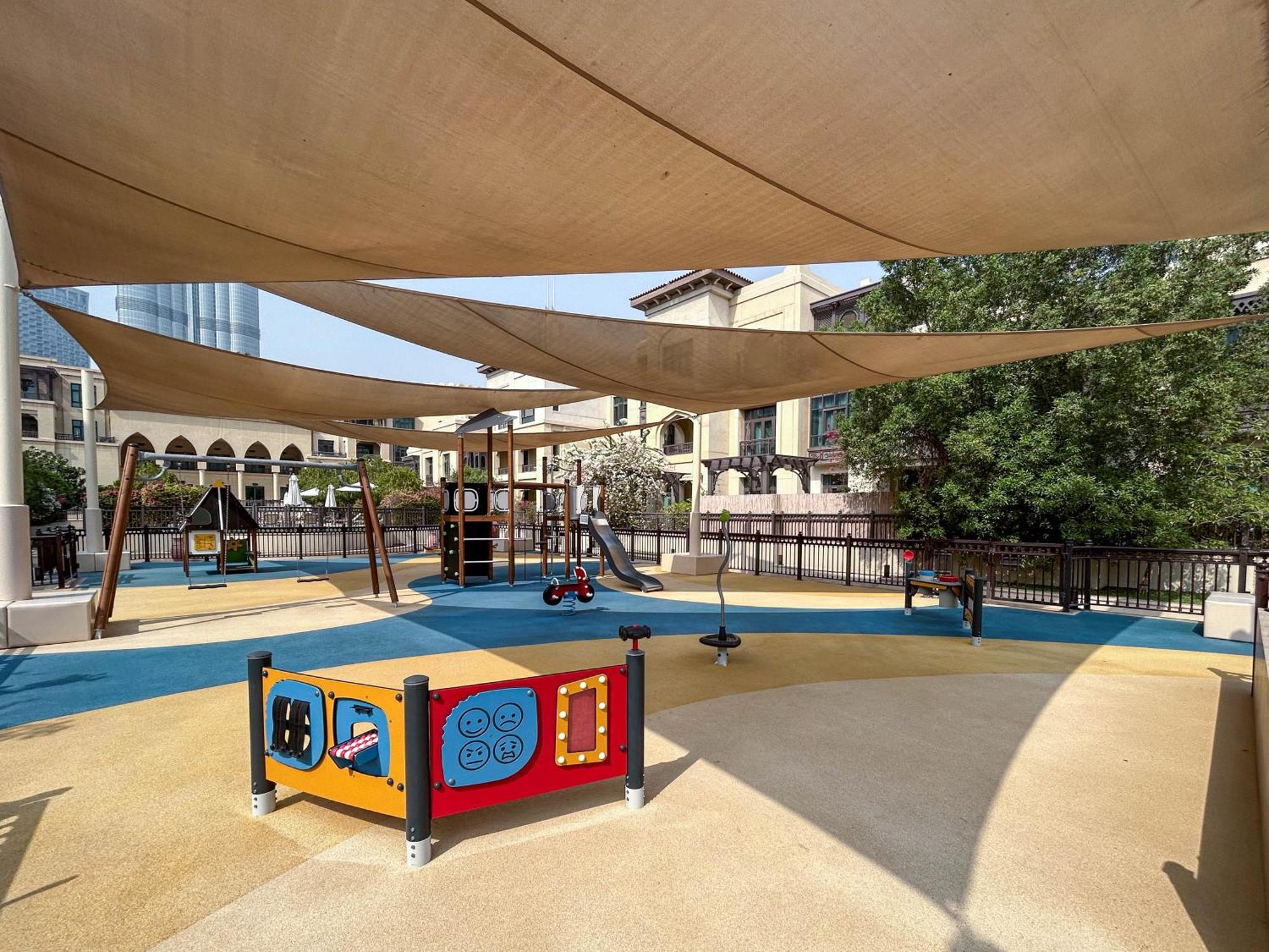 Apartment Upgraded With Direct Mall Access Dubai