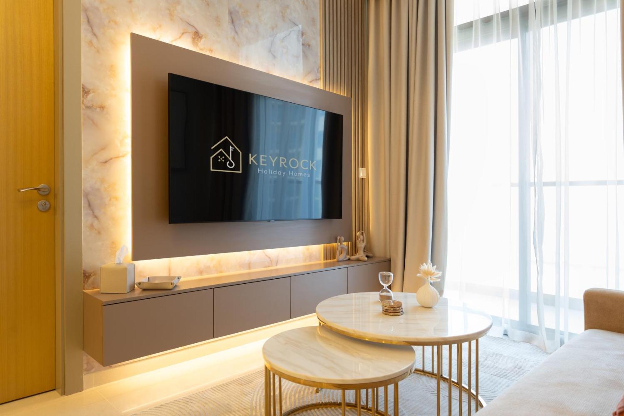 Keyrock Living - Family 2br Cozy In Business Bay - Aykon Tower Apartment *