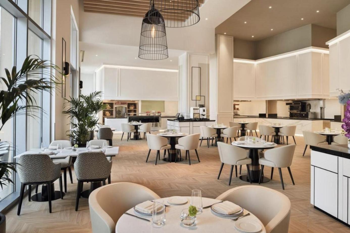 Emaar Address Studio In Marina With Mall Access And Five Star Amenities Dubai