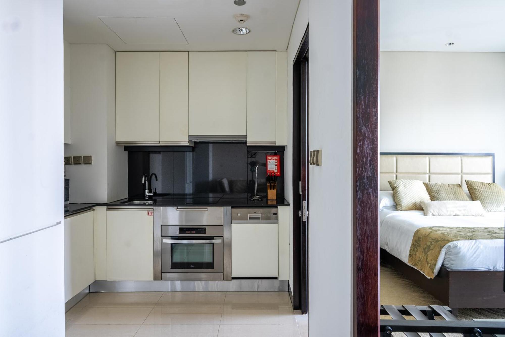 Emaar Address Studio In Marina With Mall Access And Five Star Amenities Apartament Dubai