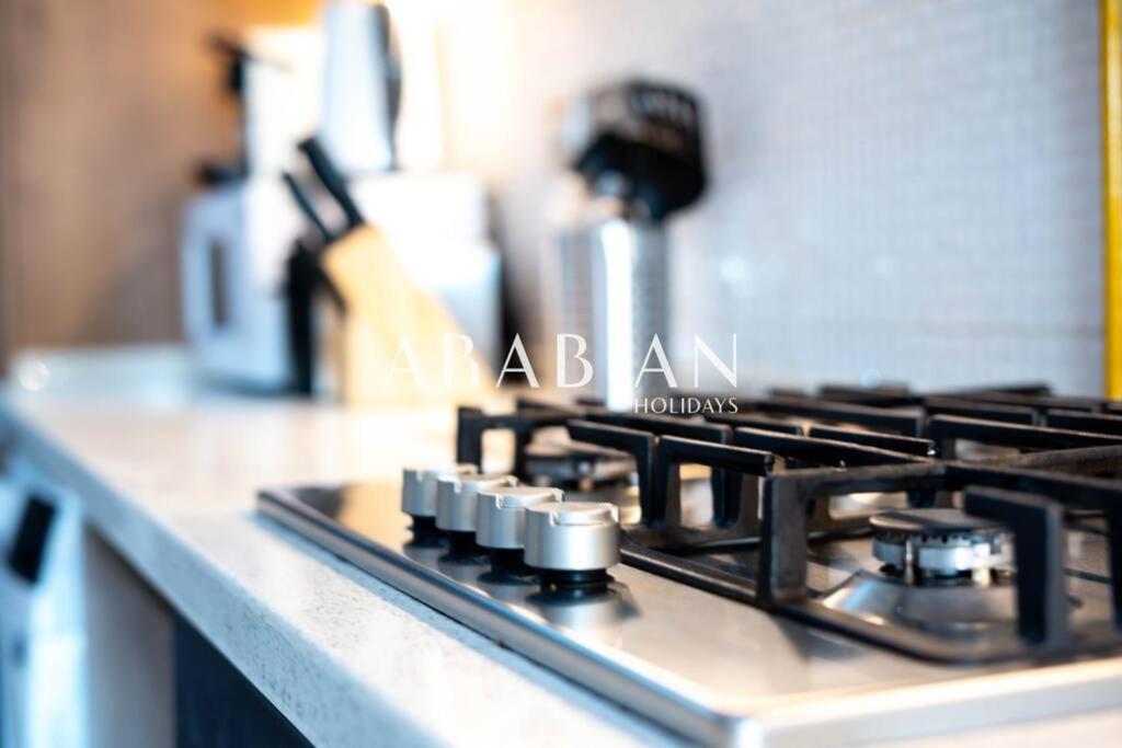 Stylish And Bright In Arjan Apartament *