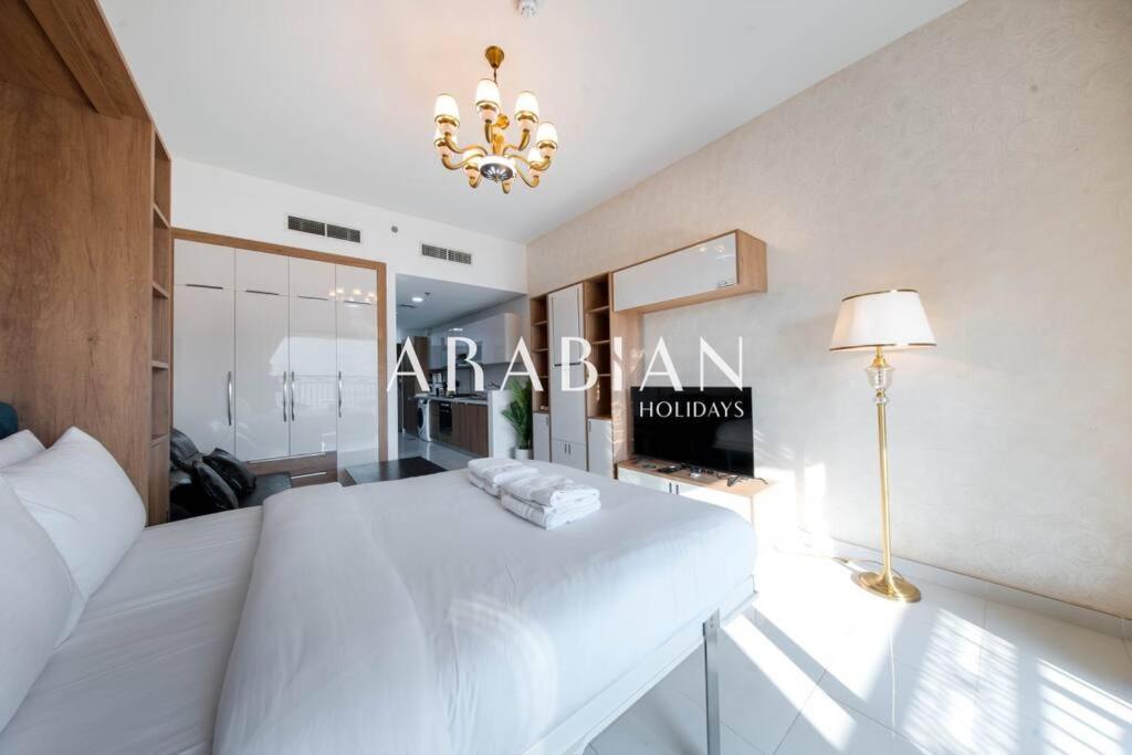 Stylish And Bright In Arjan Apartament