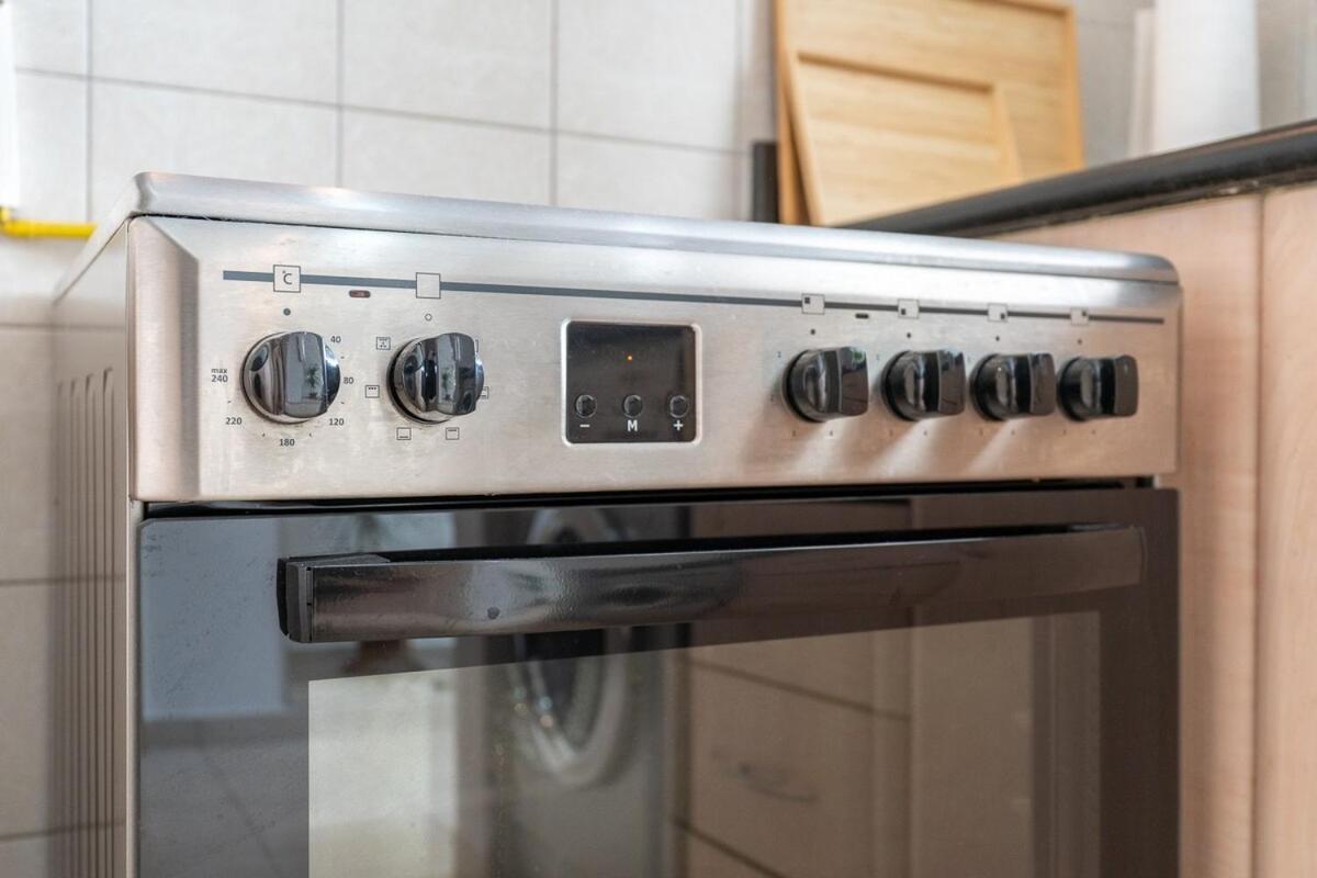 Appartement Trendy With Fitted Kitchen In Discovery Gardens *