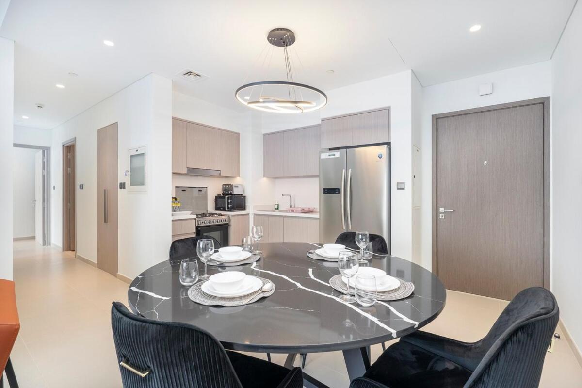Gorgeous 2-bedroom In Downtown Dubai, Near Burj Khalifa! Appartamento *
