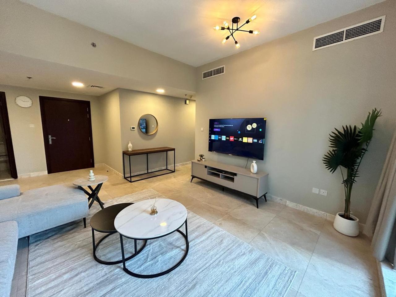 1br In Business Bay Close To Canal And Mall! * Dubaï