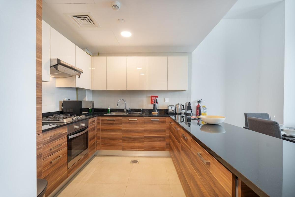 Wonderful 1-bedroom With Canal View At Sparkle Tower In Marina Apartamento