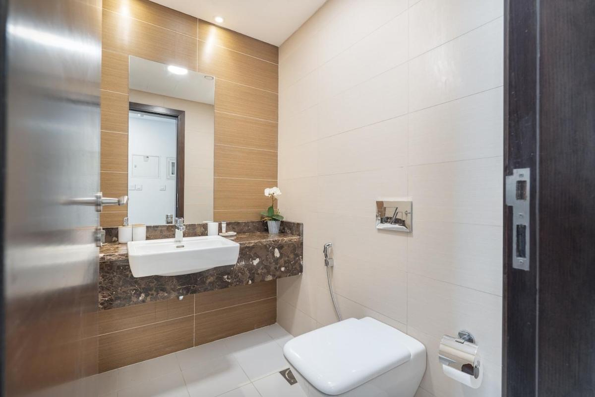 Apartamento Wonderful 1-bedroom With Canal View At Sparkle Tower In Marina Dubai