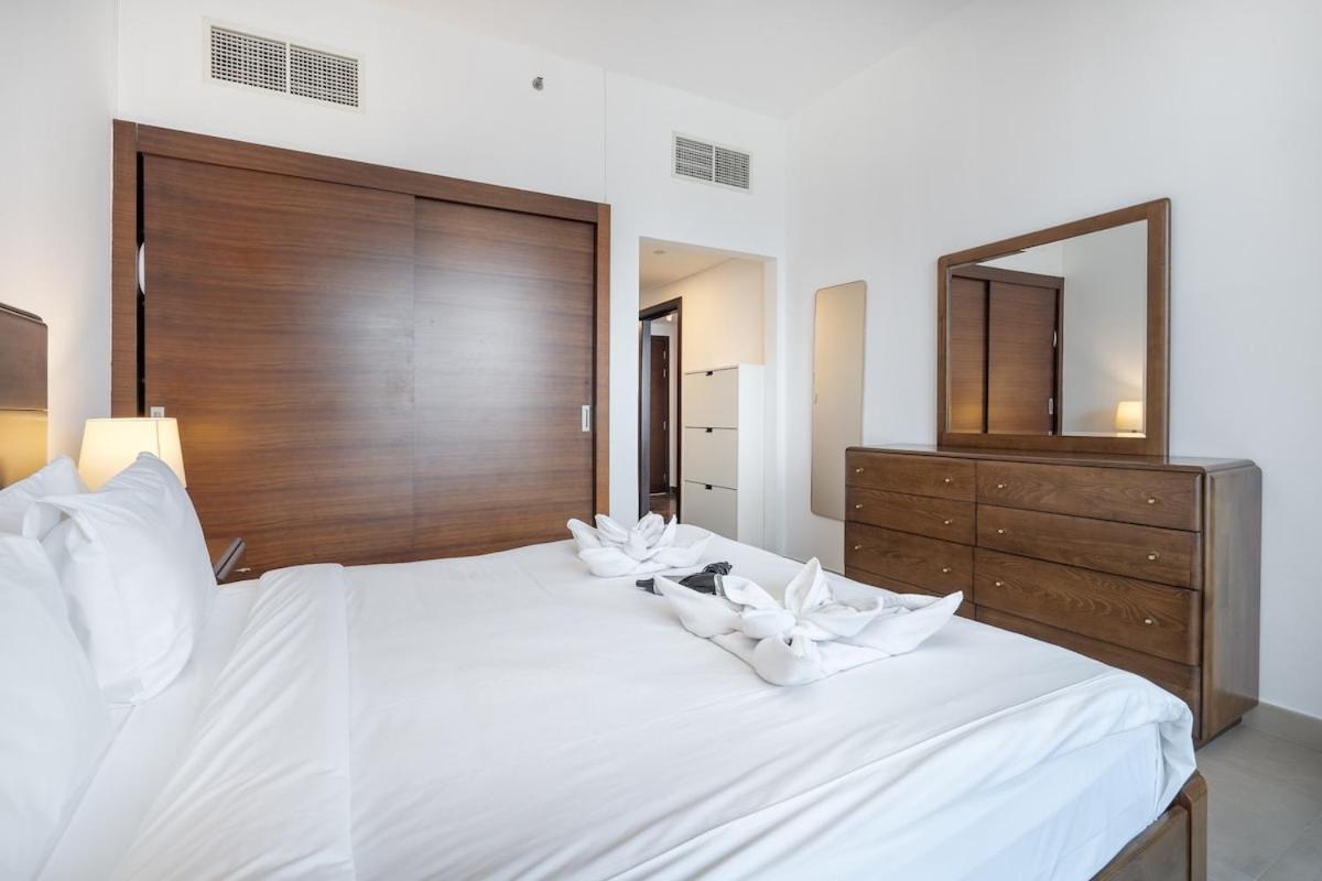 Wonderful 1-bedroom With Canal View At Sparkle Tower In Marina Apartamento