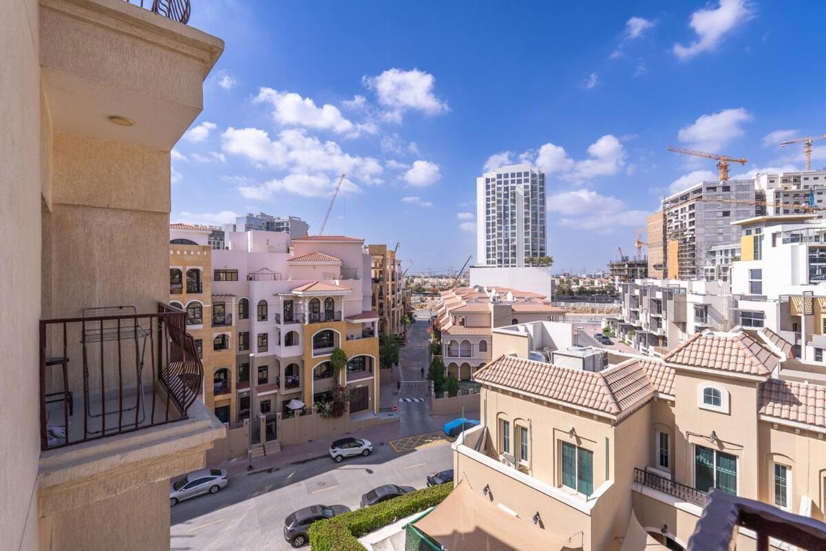 Heavenly Studio In Jvc With Lots Of Dining Options Nearby * Dubai