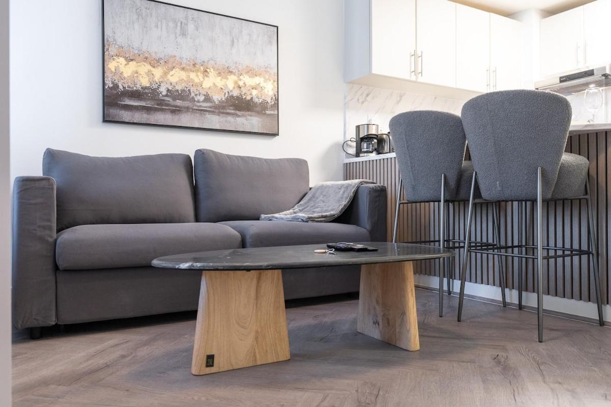 Heavenly Studio In Jvc With Lots Of Dining Options Nearby