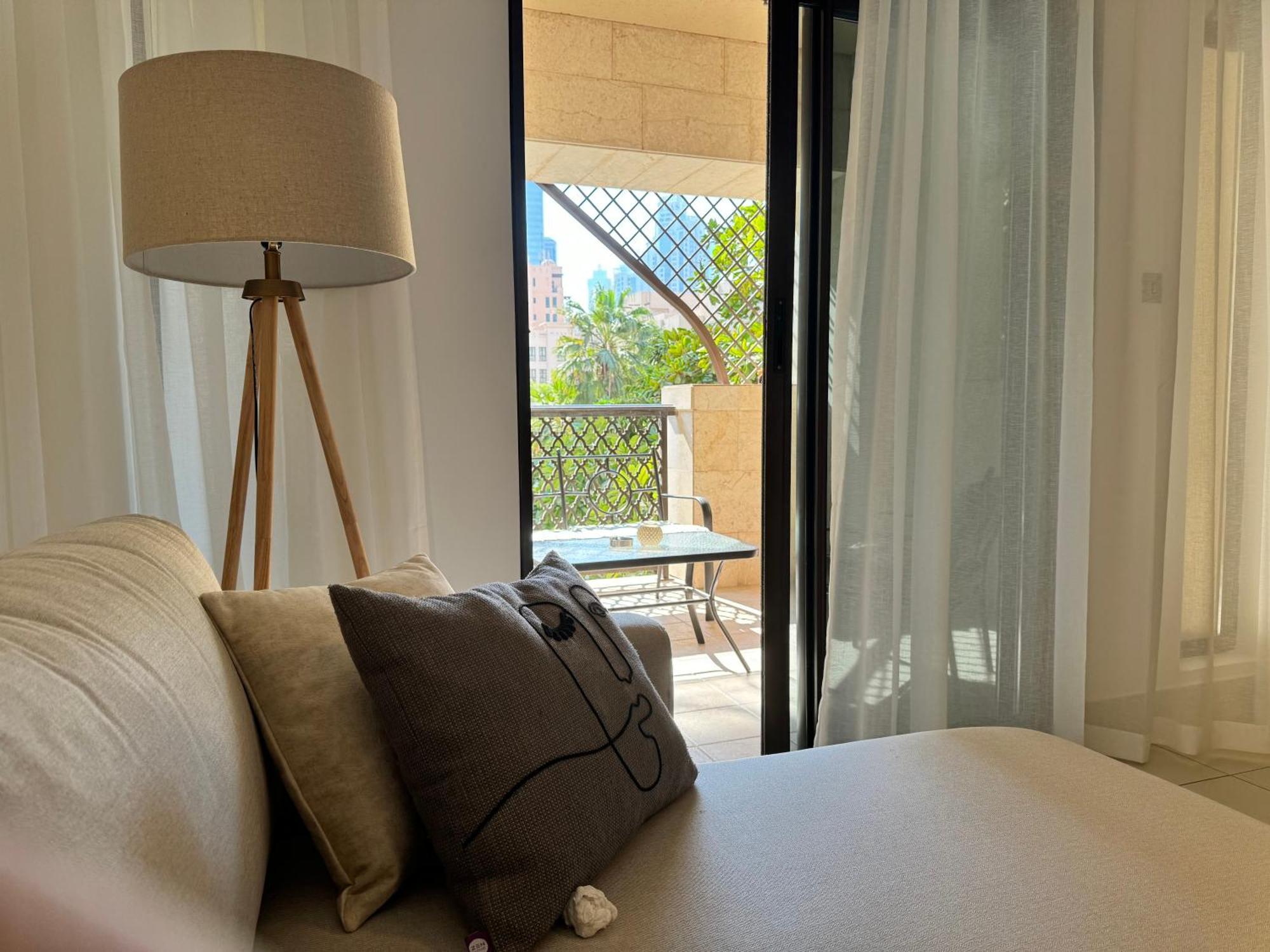 Luxurious 1br Aprt Burj Khalifa Area