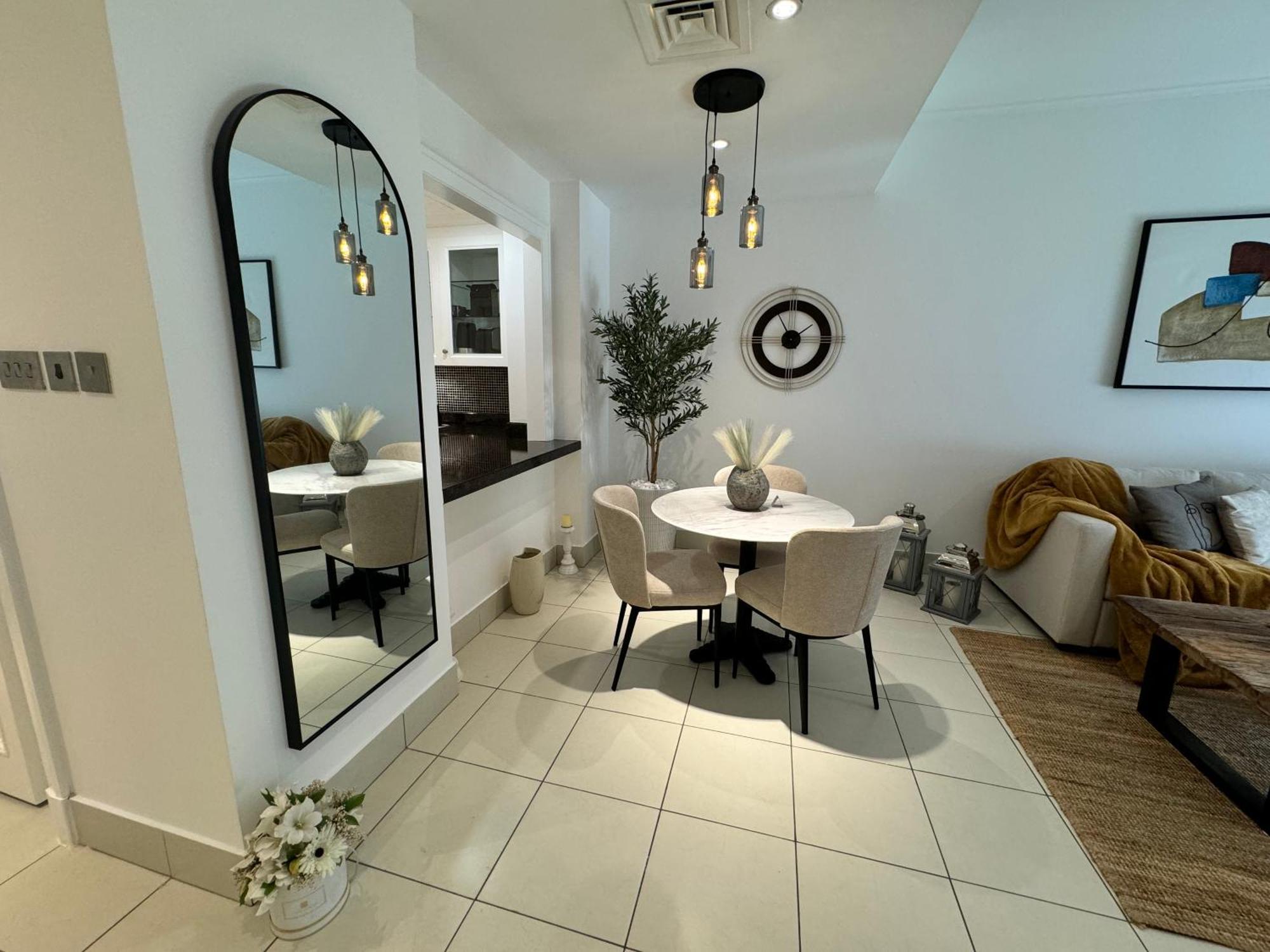 Luxurious 1br Aprt Burj Khalifa Area *