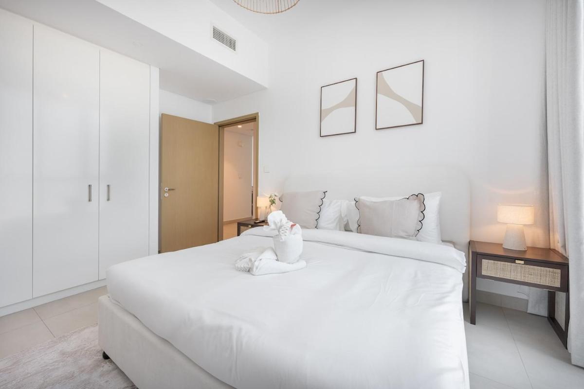 Bright & Beautiful 2-bedroom In Downtown Apartment *