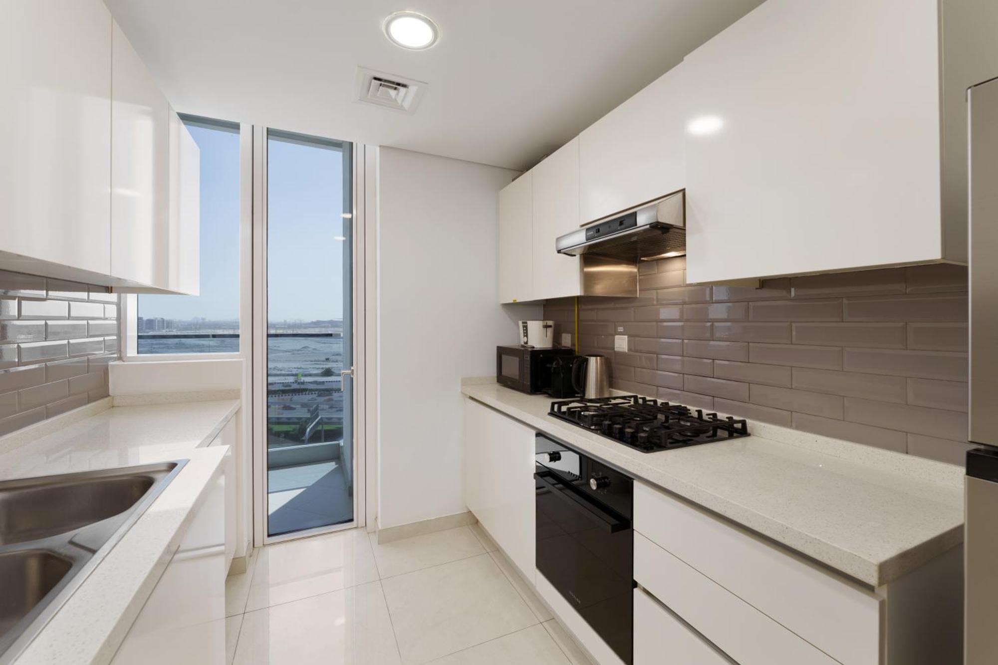 Maison Privee - Modern Business Bay Retreat With Canal Views * Dubai