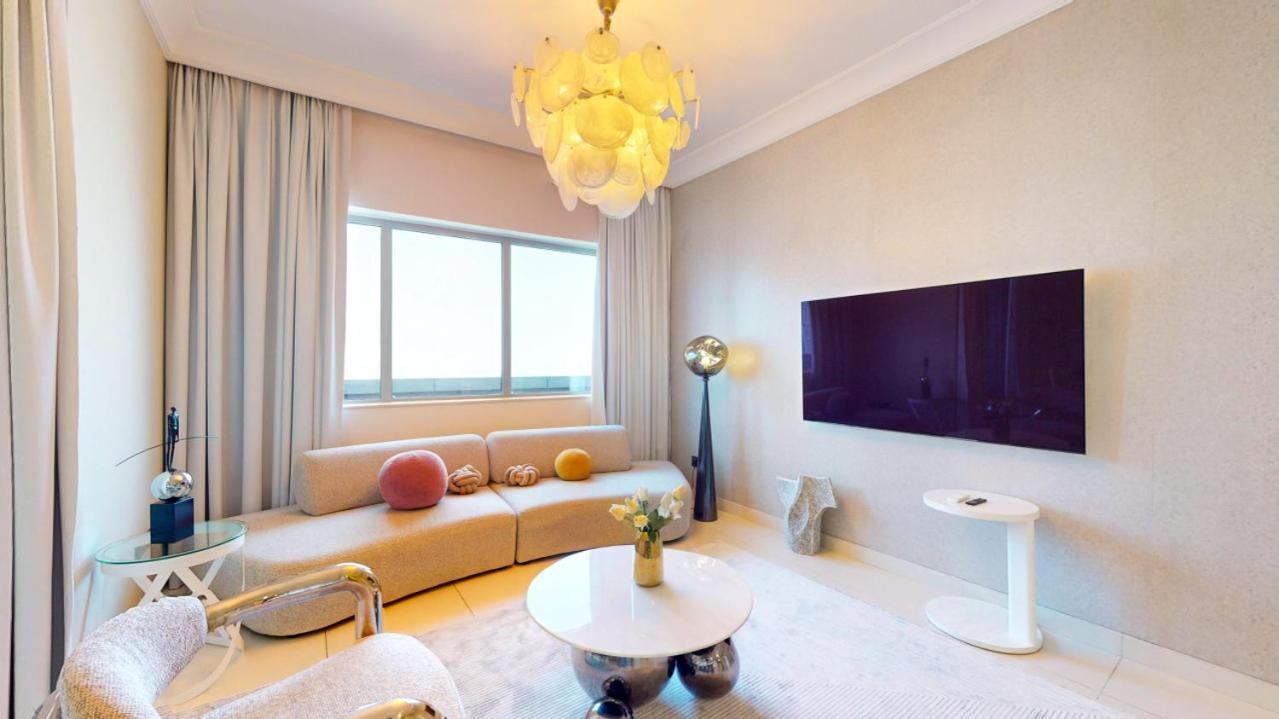 The Signature - Two Bedroom In Downtown Apartment