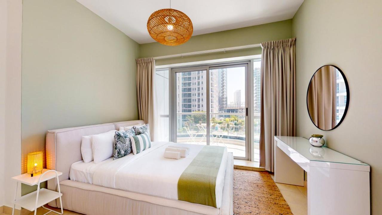 The Point Tower - Vibrant One Bed In Marina Apartment