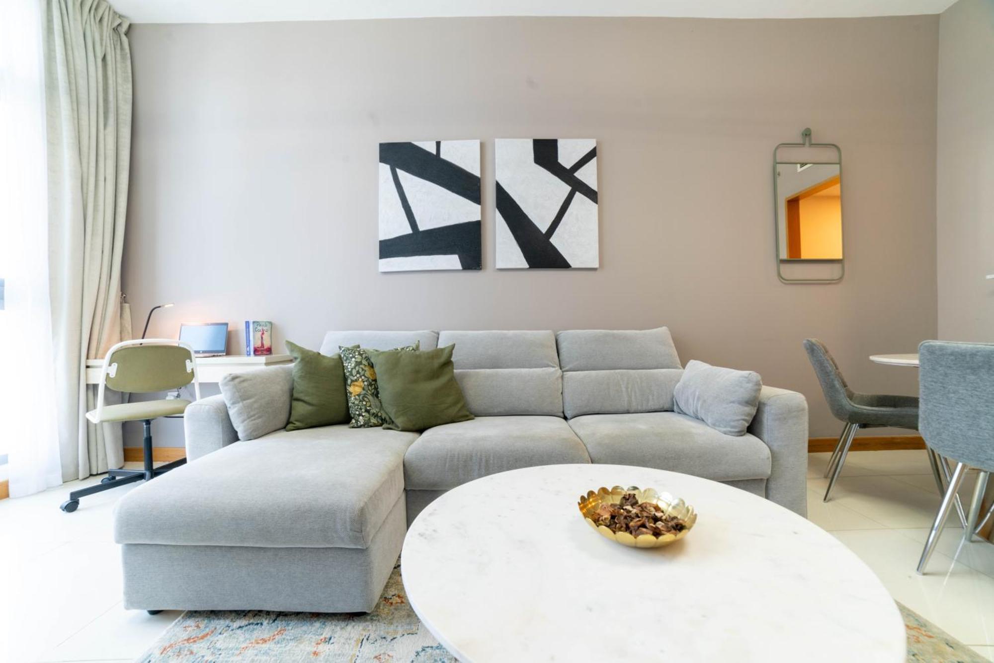 Vacay Lettings - Iris Blue Spectacular Marina View *