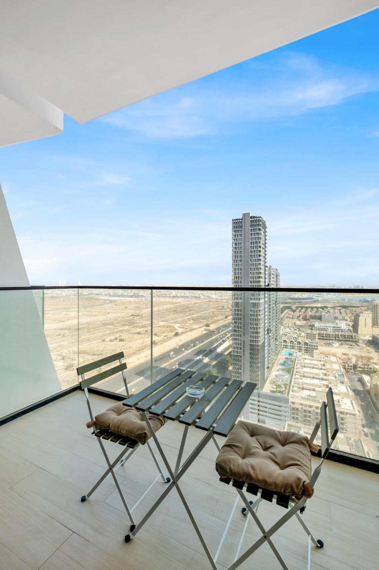Chic 2br For 6 With King Bed, Pool, Stunning Views Apartamento *