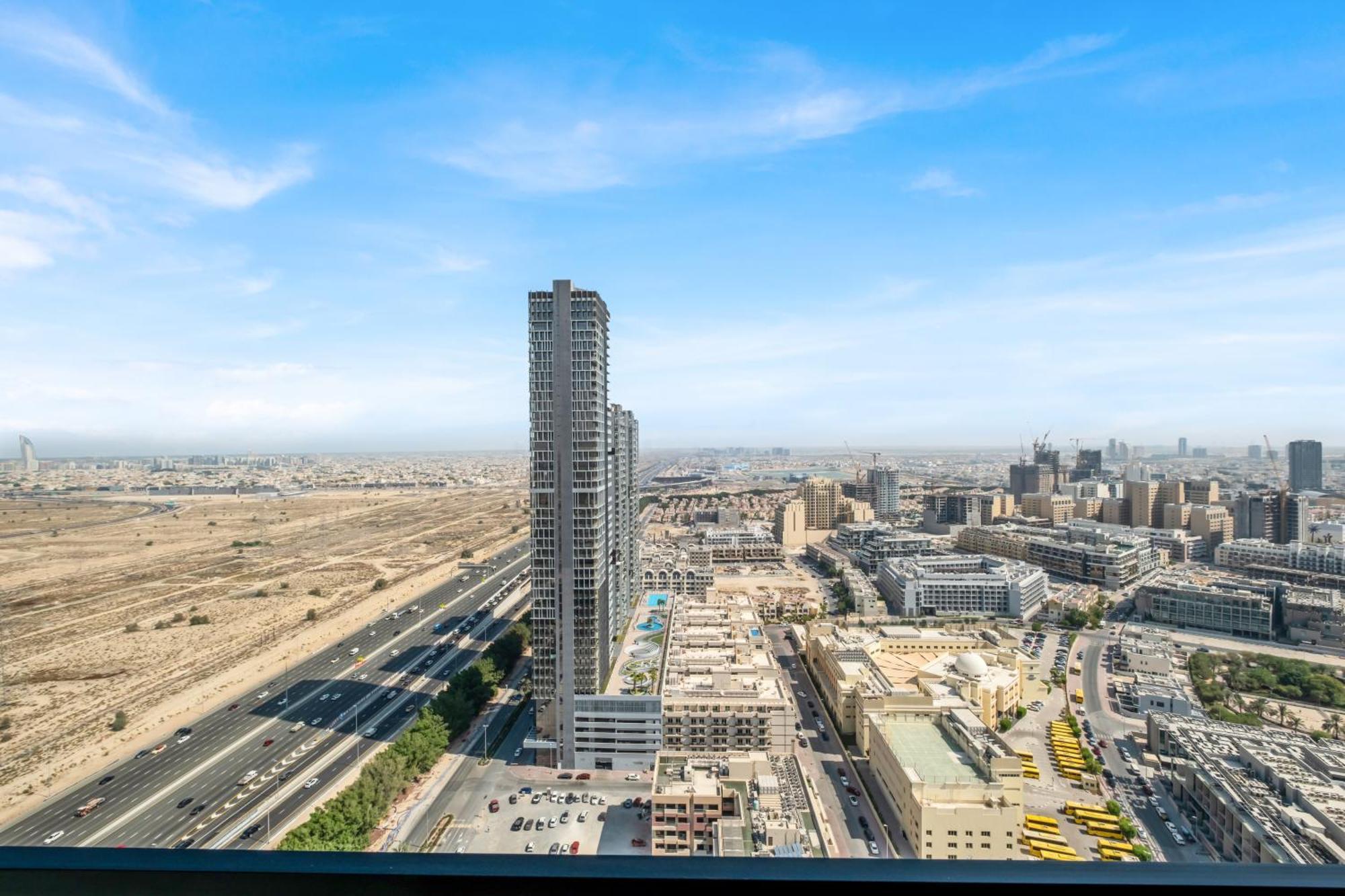 Chic 2br For 6 With King Bed, Pool, Stunning Views Apartamento Dubái