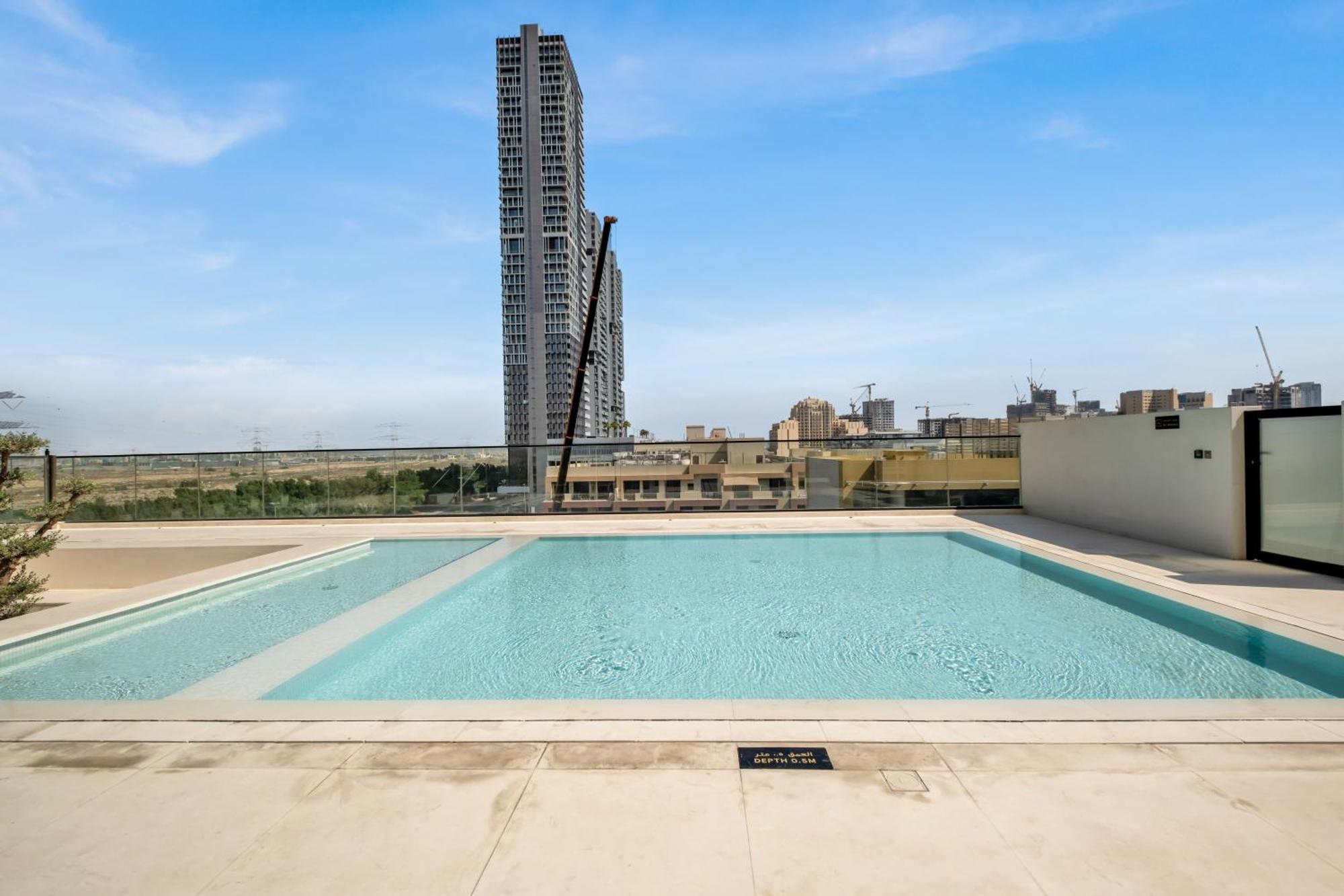 Apartamento Chic 2br For 6 With King Bed, Pool, Stunning Views Dubái