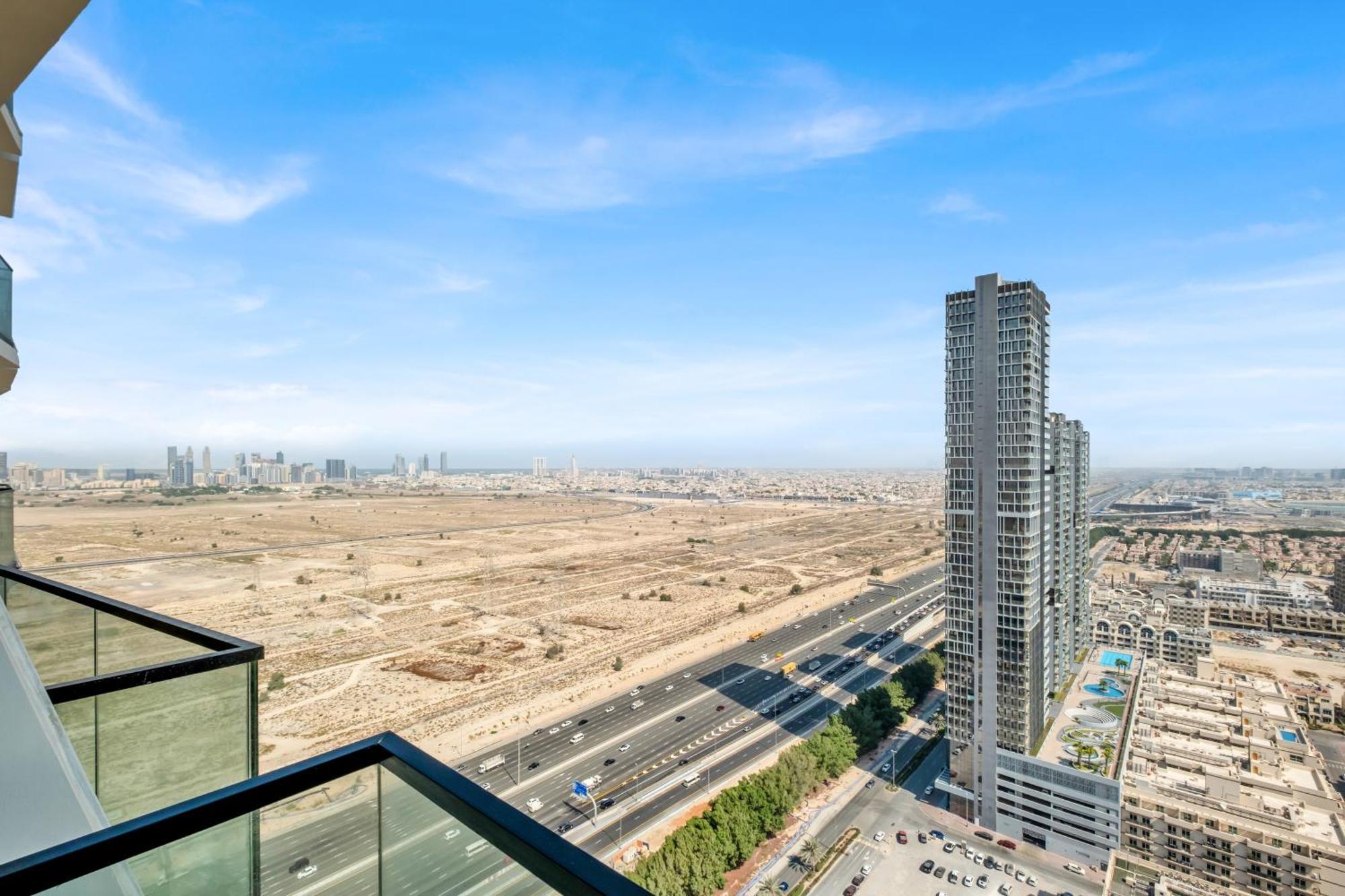 Chic 2br For 6 With King Bed, Pool, Stunning Views Dubái