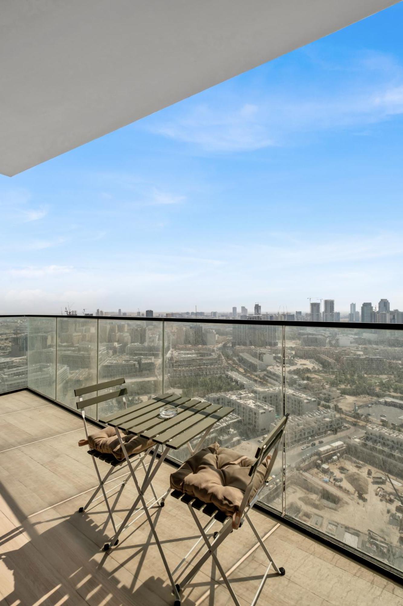 Chic 2br For 6 With King Bed, Pool, Stunning Views Dubái