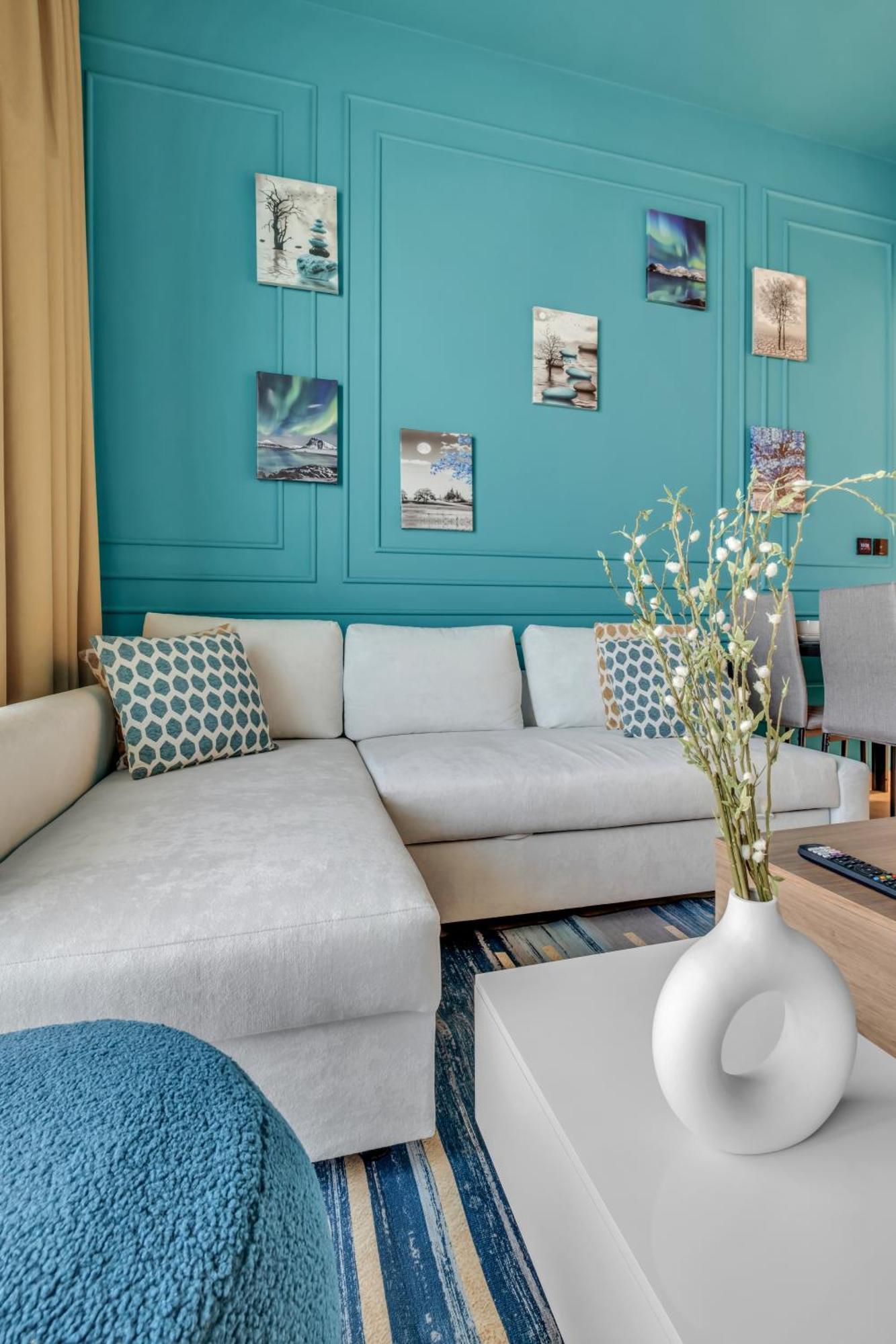 Chic 2br For 6 With King Bed, Pool, Stunning Views Apartamento