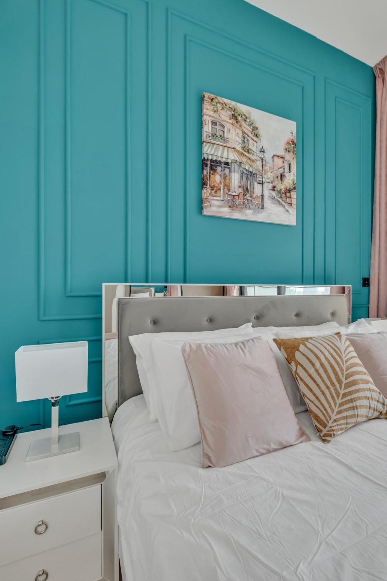 Apartamento Chic 2br For 6 With King Bed, Pool, Stunning Views Dubái