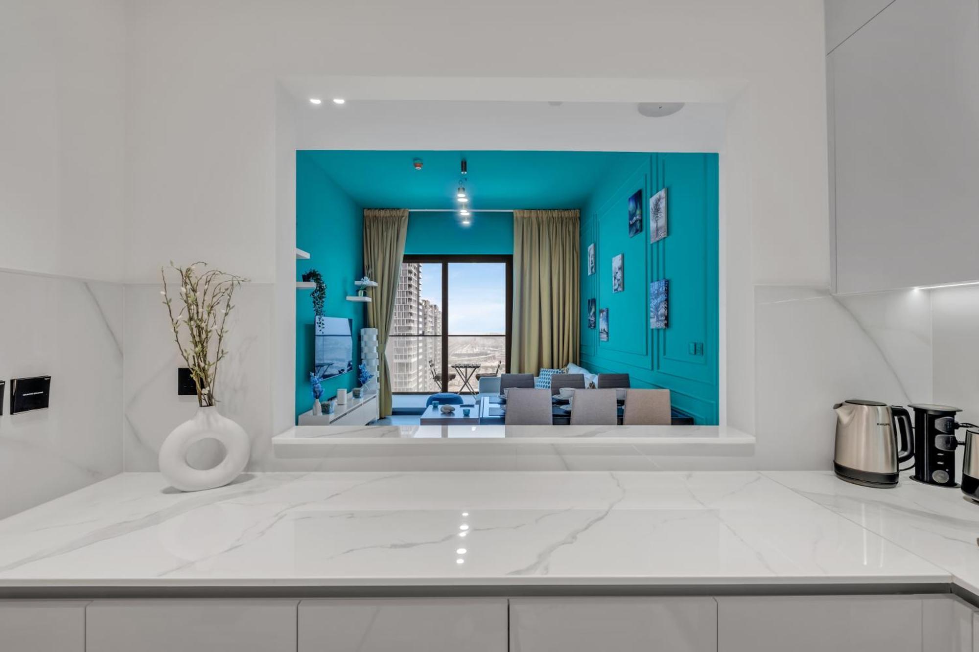Chic 2br For 6 With King Bed, Pool, Stunning Views Apartamento