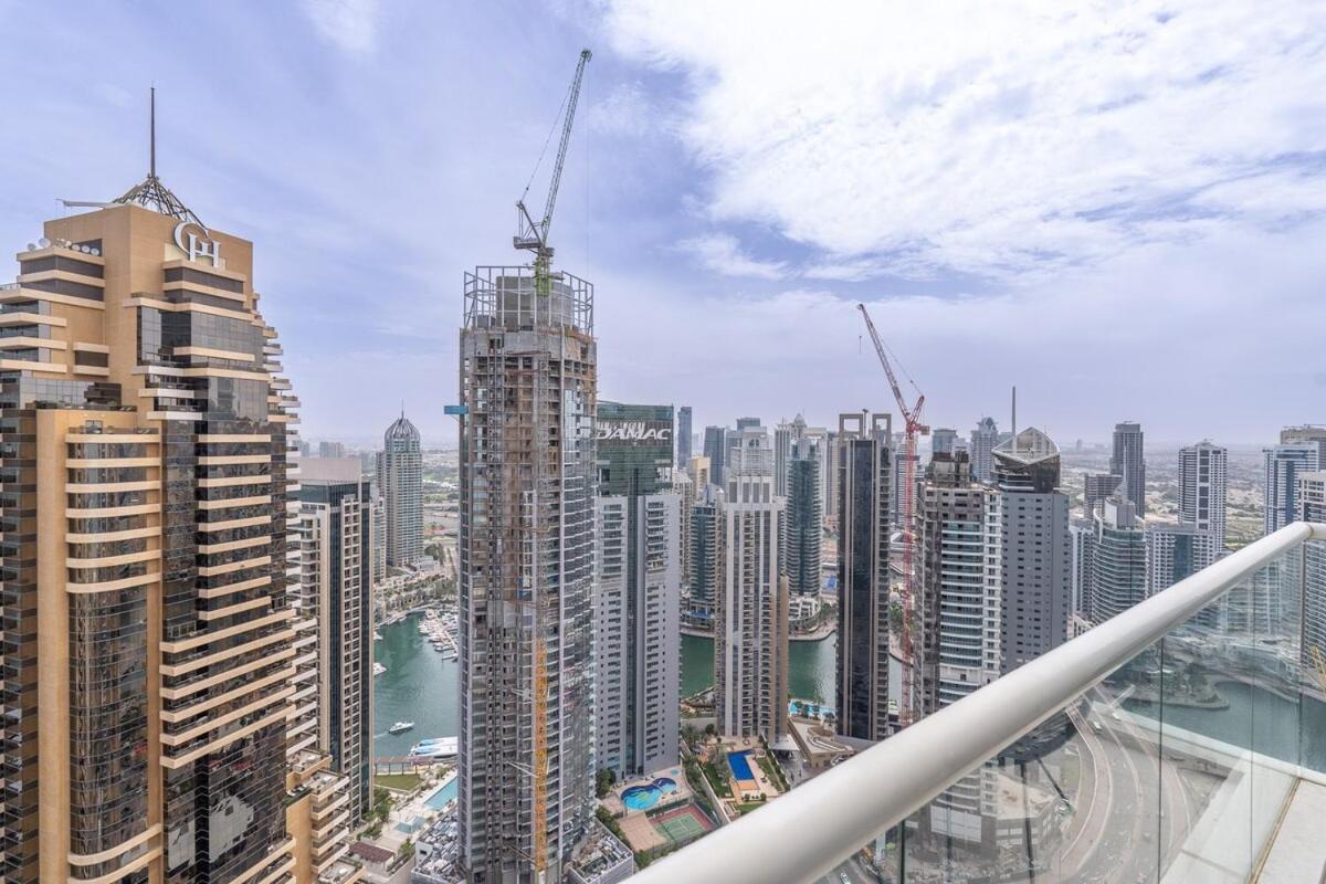 Sophisticated 1-bedroom With Skyscrapers View At Botanica Tower