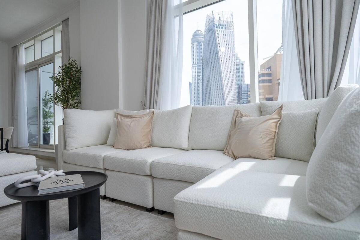 Sophisticated 1-bedroom With Skyscrapers View At Botanica Tower Dubaï