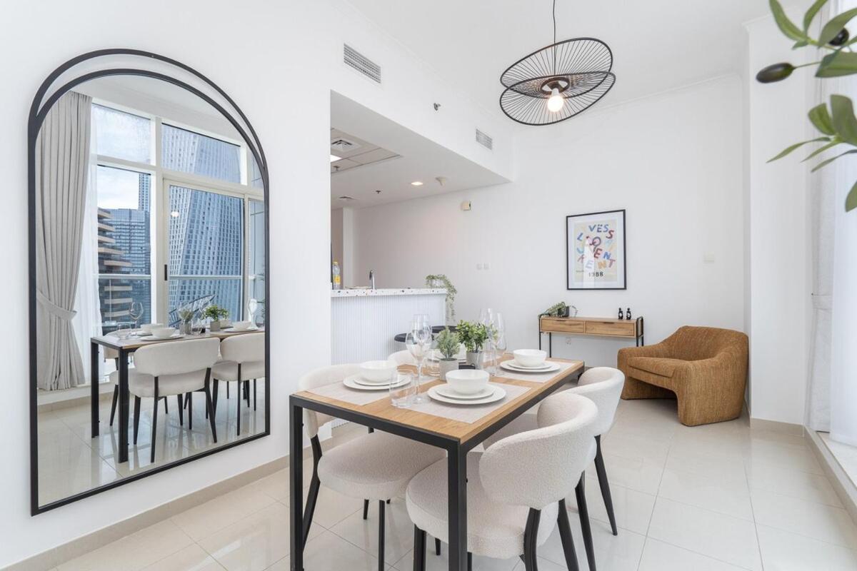 Sophisticated 1-bedroom With Skyscrapers View At Botanica Tower Dubaï