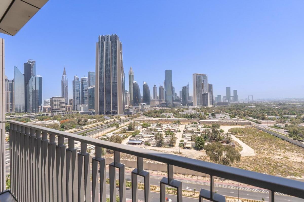 Elegant 2-bedroom With Comfy Living Area In Downtown