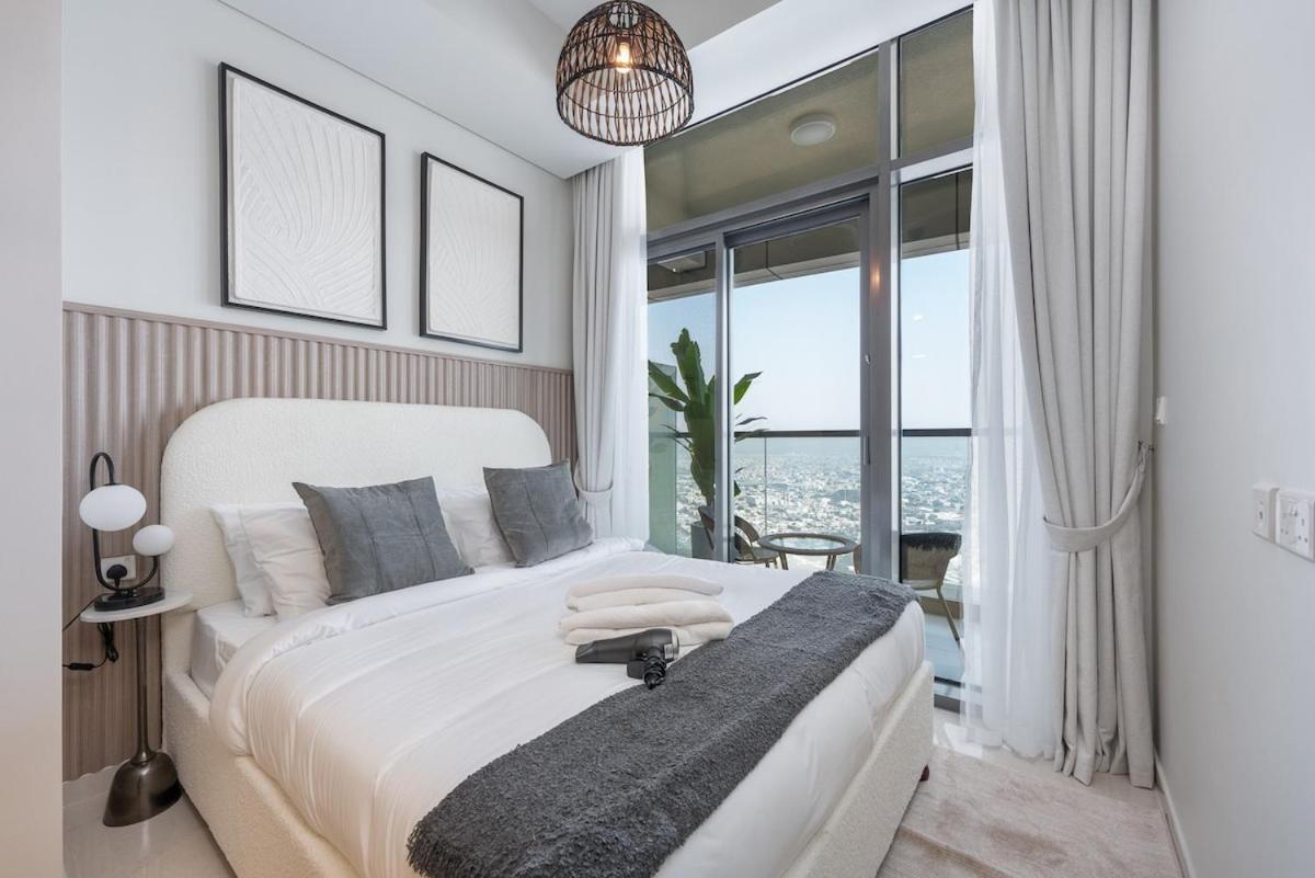 Serene 2-bedroom With Views Of The Cityscape At Aykon City Tower C In Business Bay Appartamento