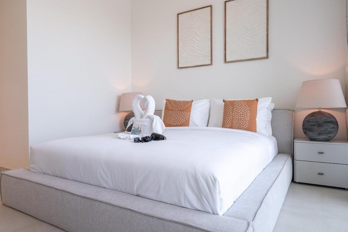 Lejlighed Elegant 2-bedroom With Comfy Living Area In Downtown