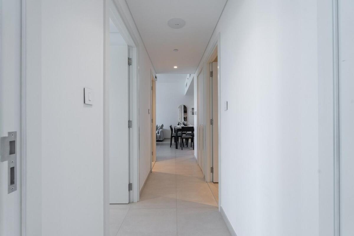 Elegant 2-bedroom With Comfy Living Area In Downtown