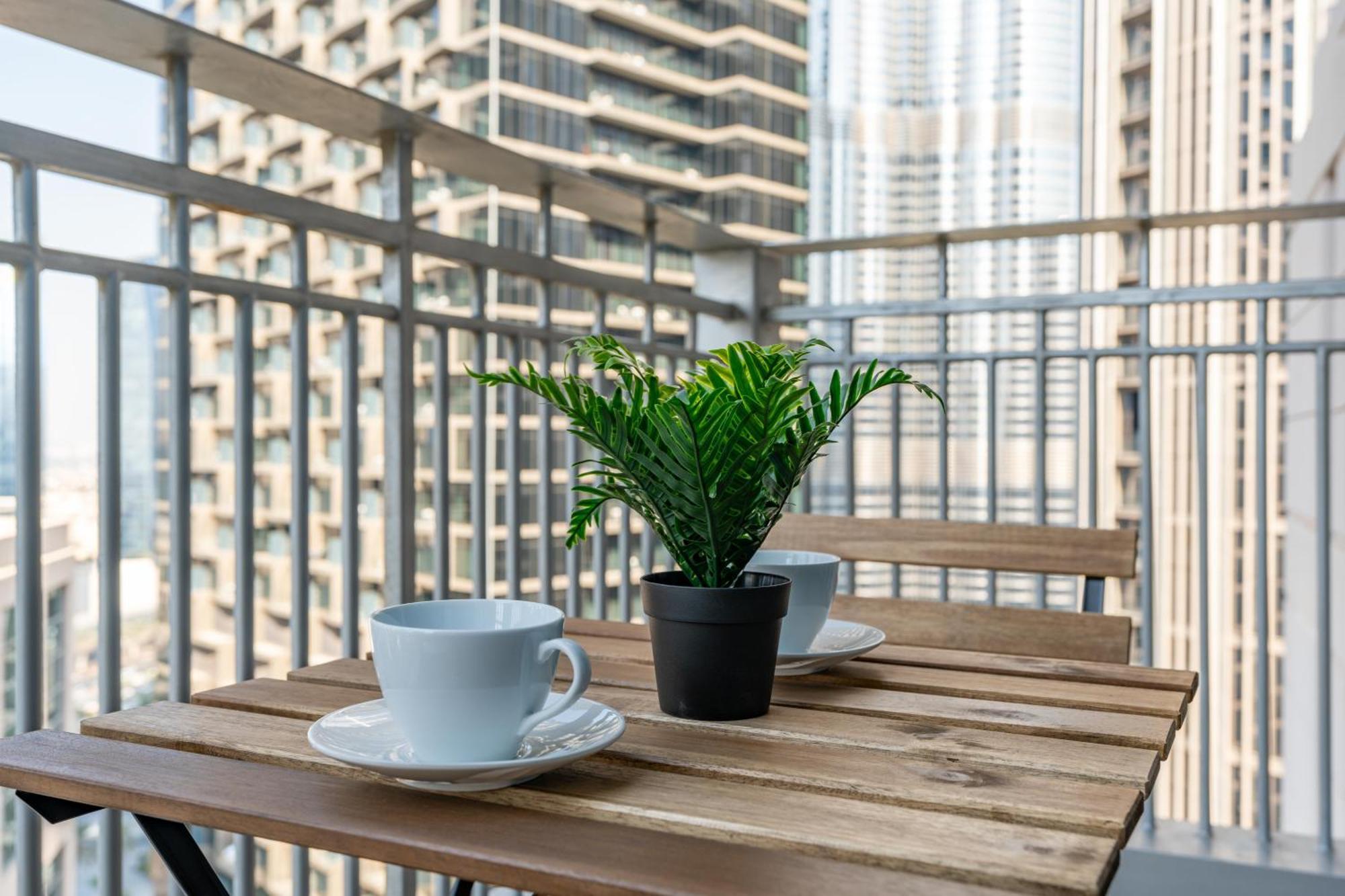 Burj Khalifa Views - 5 Min Walk From Mall - Upgraded - Designer Choice - 8 People - Opera Dubai