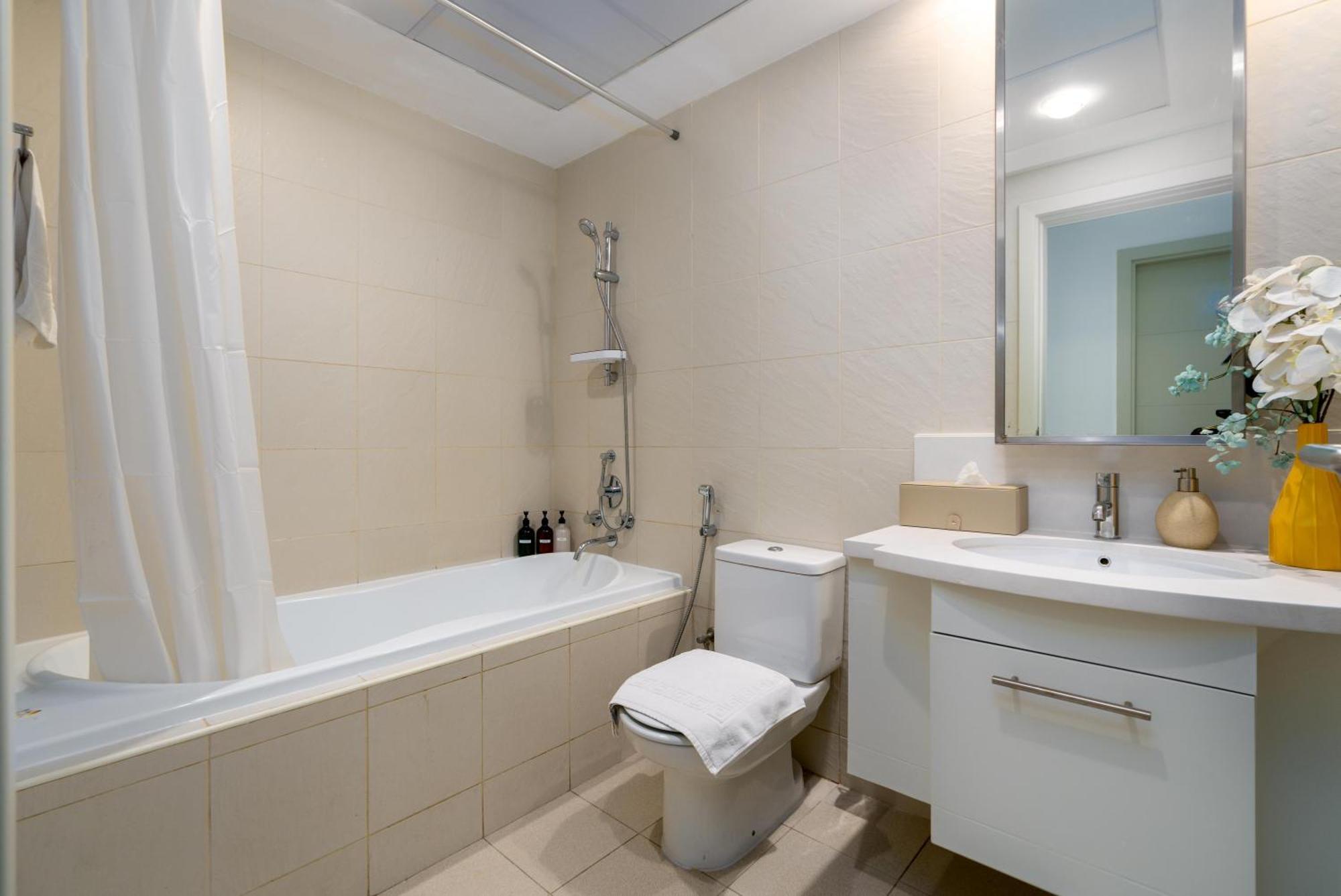 Burj Khalifa Views - 5 Min Walk From Mall - Upgraded - Designer Choice - 8 People - Opera Apartamento *