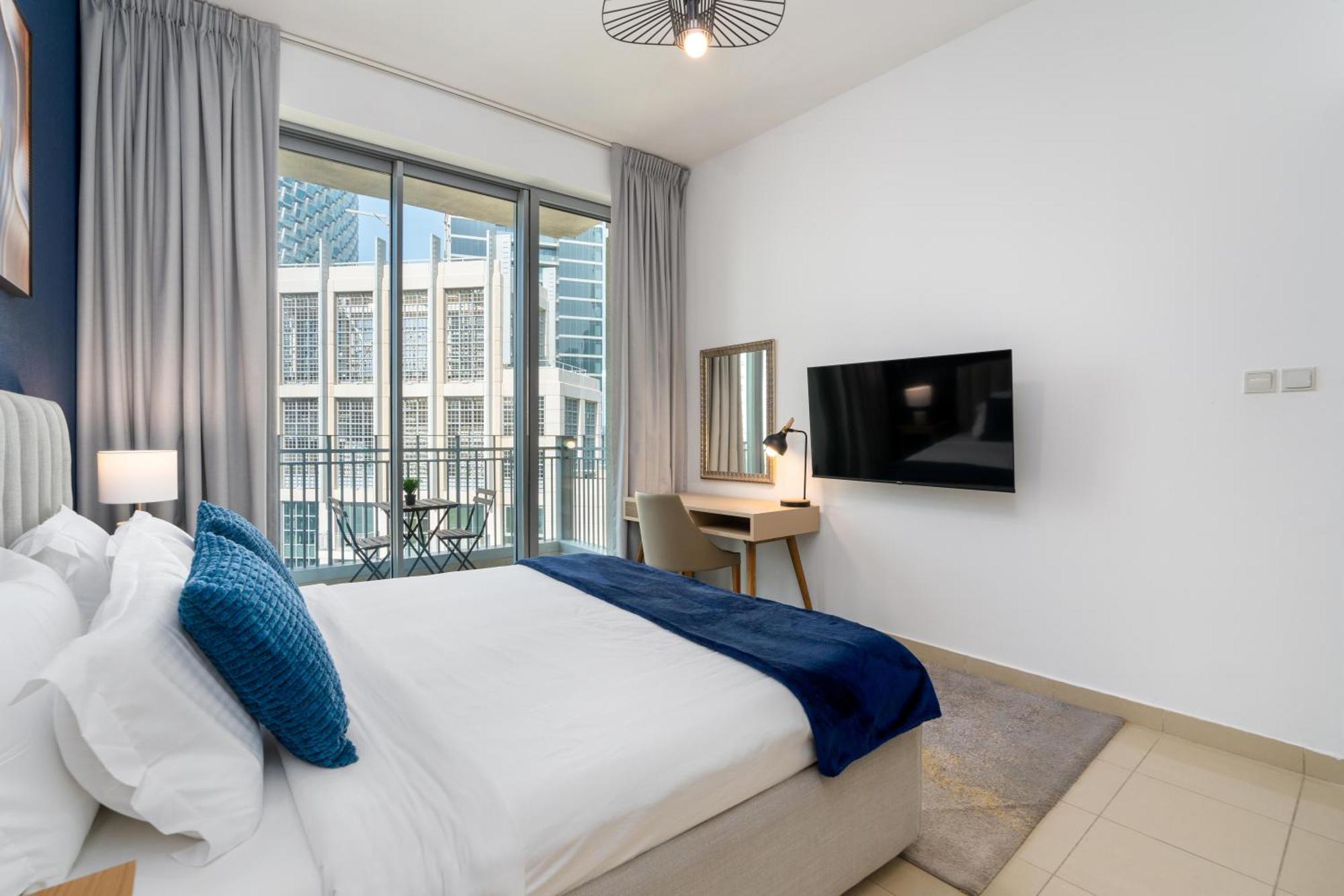 Burj Khalifa Views - 5 Min Walk From Mall - Upgraded - Designer Choice - 8 People - Opera Apartamento Dubai