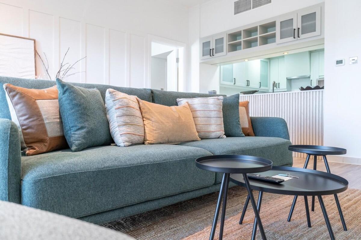 Warm 2-bedrooms With Modern Kitchen Interior In The Greens! * Dubái
