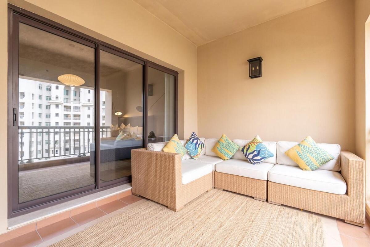Spacious 3-bedrooms With Cozy Balcony In Palm Jumeira! Lägenhet Dubai