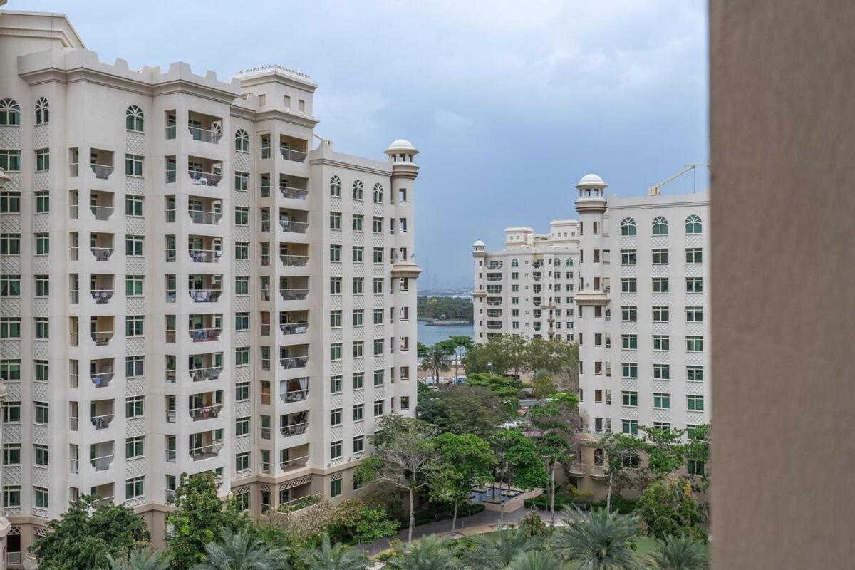 Spacious 3-bedrooms With Cozy Balcony In Palm Jumeira! * Dubai