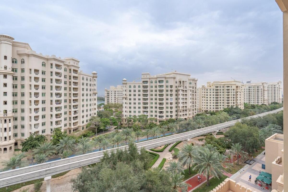 Spacious 3-bedrooms With Cozy Balcony In Palm Jumeira! Lägenhet