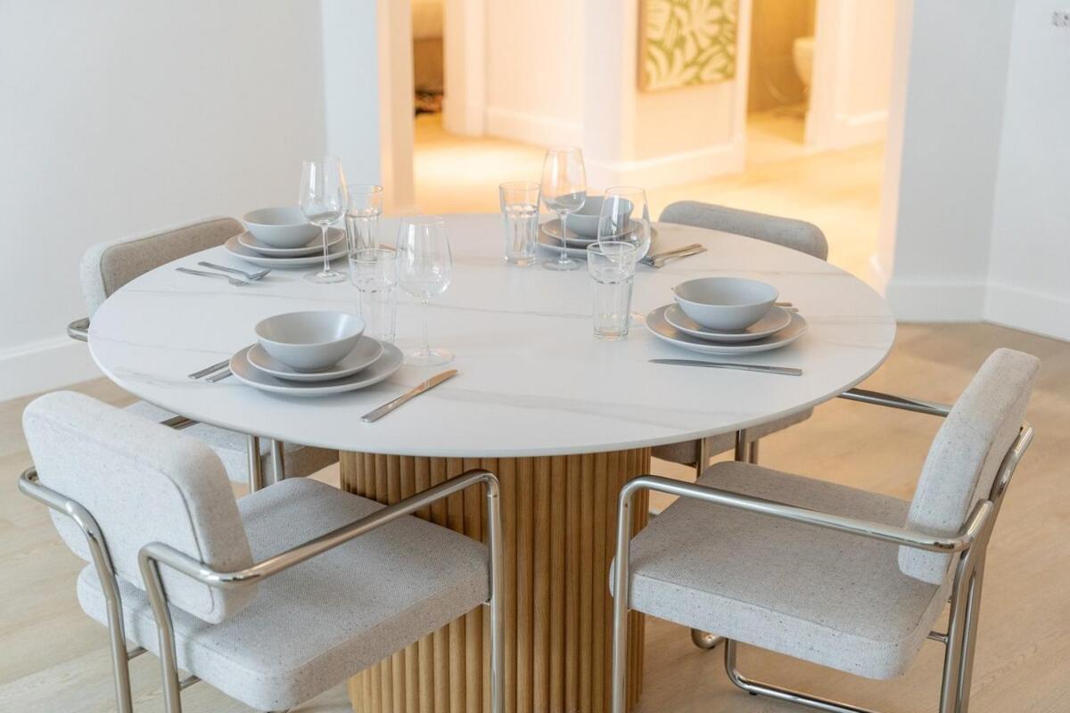 Lägenhet Spacious 3-bedrooms With Cozy Balcony In Palm Jumeira!