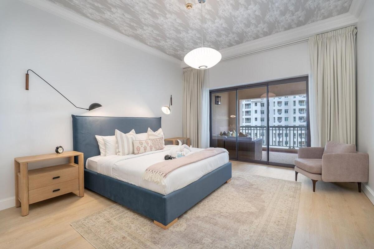 Spacious 3-bedrooms With Cozy Balcony In Palm Jumeira! Lägenhet *