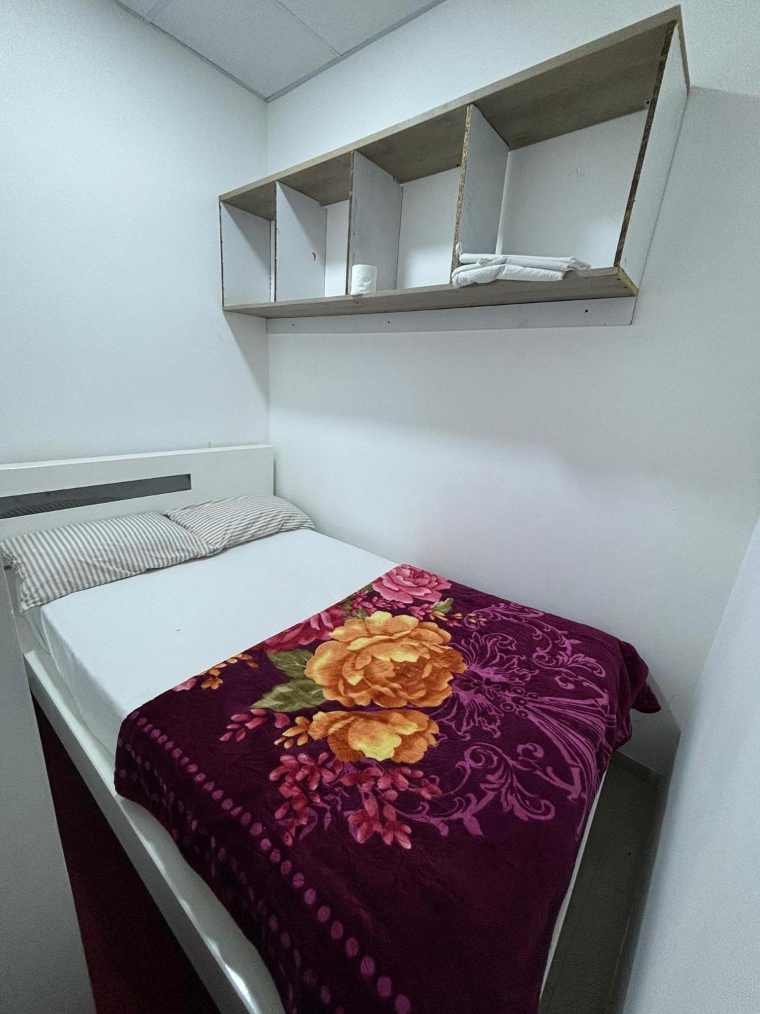 Hostel, Bedspace And Backpackers