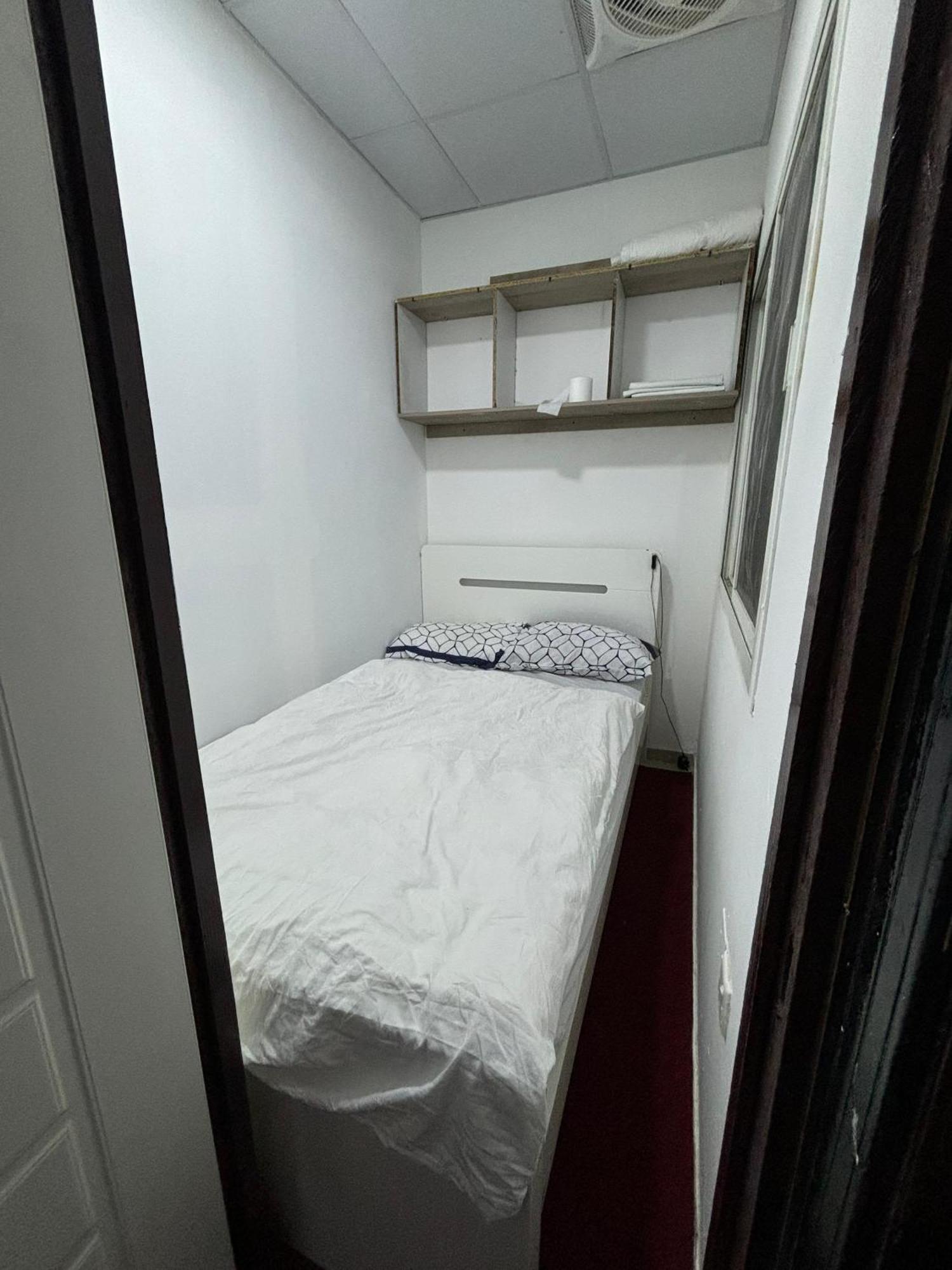 Hostel Dxb And Pension *